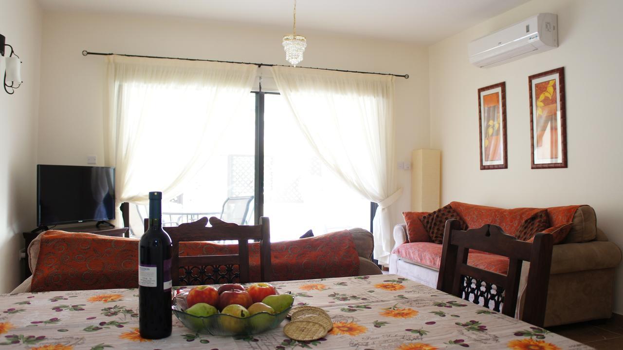 Townhouse Queens Gardens Paphos Esterno foto