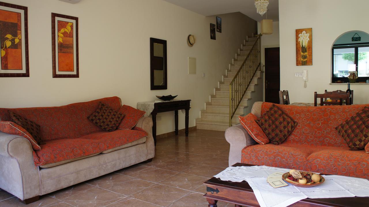 Townhouse Queens Gardens Paphos Esterno foto
