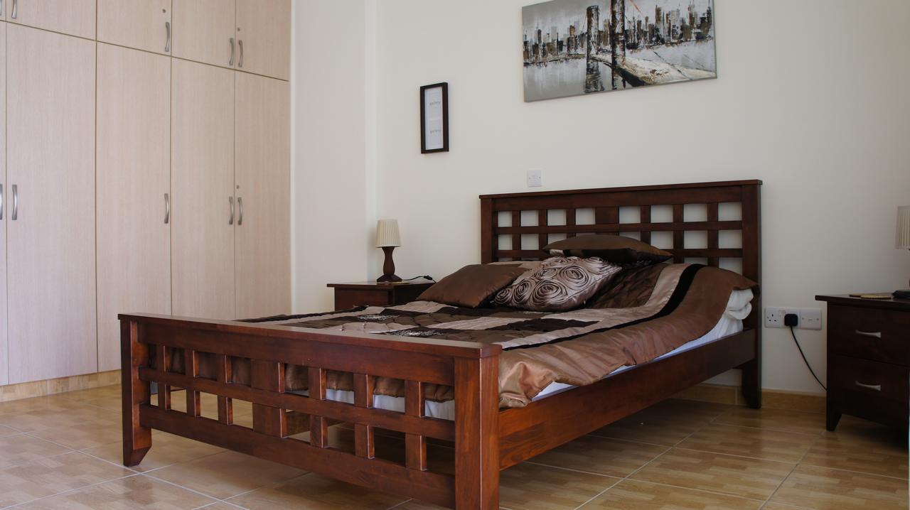 Townhouse Queens Gardens Paphos Esterno foto