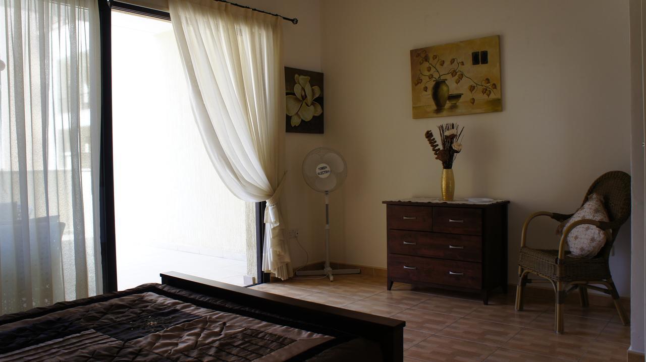 Townhouse Queens Gardens Paphos Esterno foto