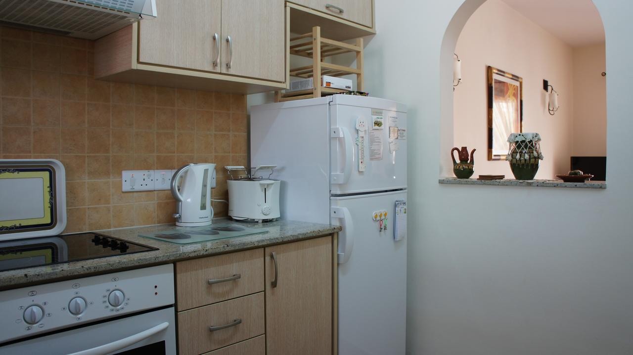 Townhouse Queens Gardens Paphos Camera foto